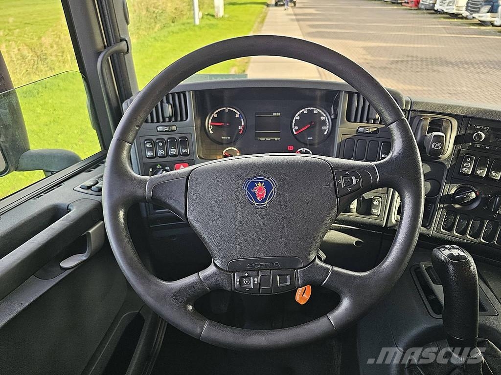 Scania P320 getraenke Bakwagens met gesloten opbouw