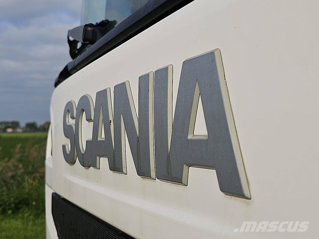 Scania P320 getraenke Bakwagens met gesloten opbouw