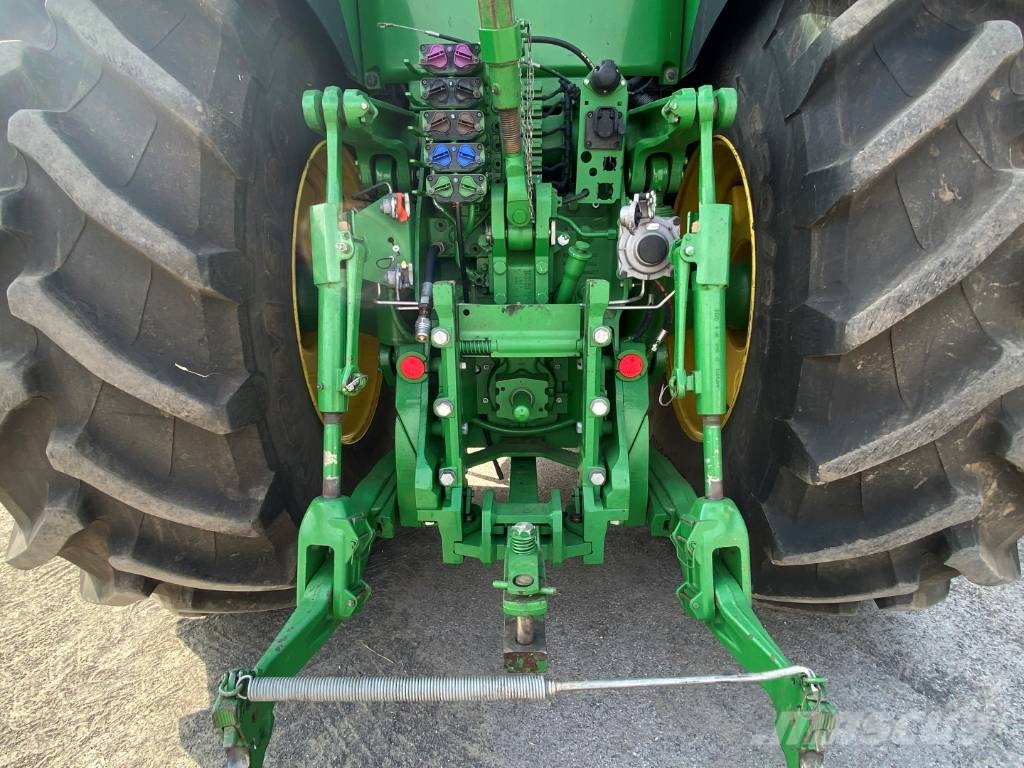 John Deere 8260 R New engine with factory warranty Traktori