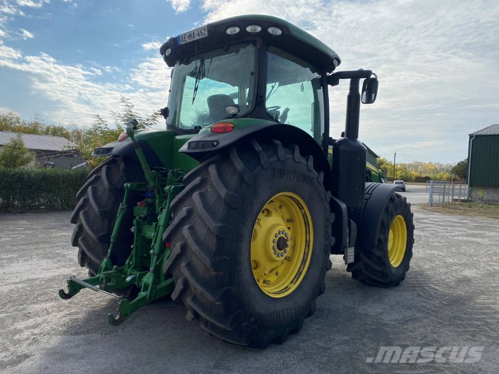 John Deere 8260 R New engine with factory warranty Traktori