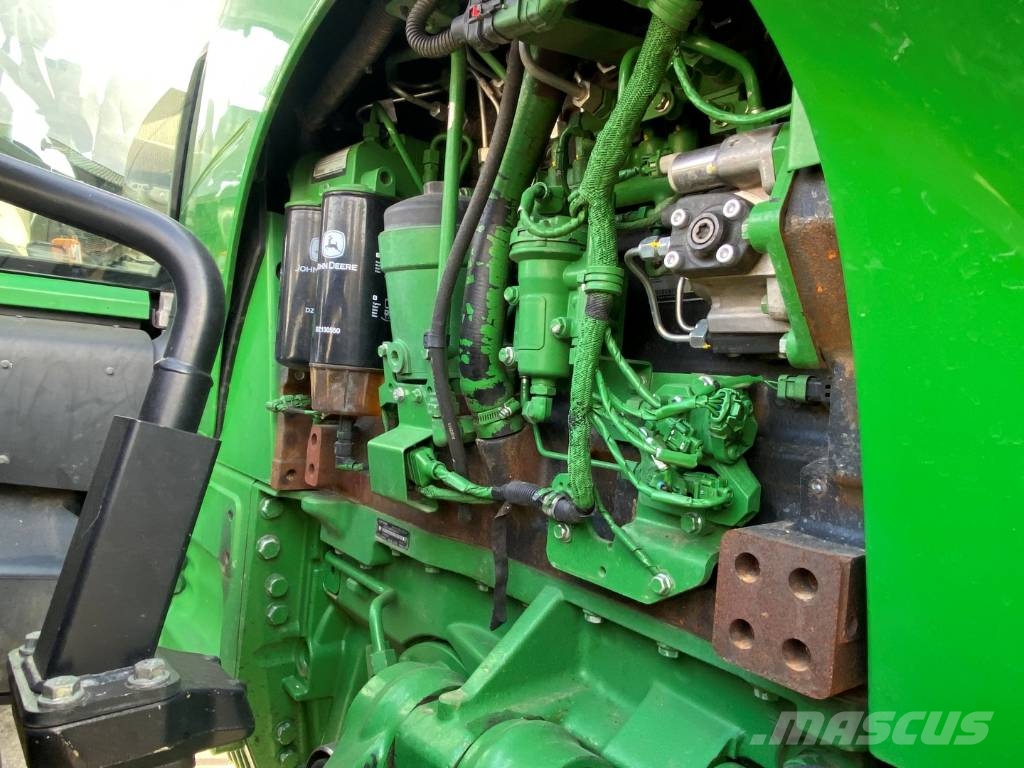 John Deere 8260 R New engine with factory warranty Traktori