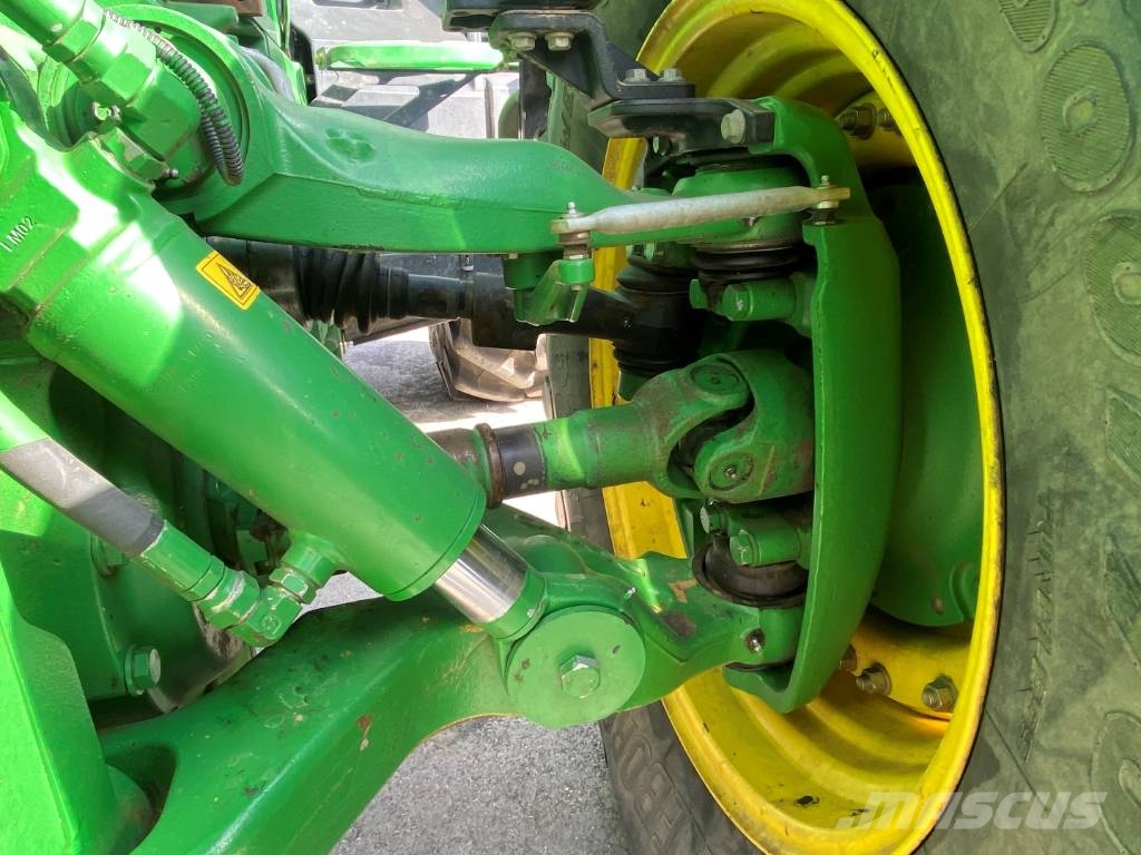 John Deere 8260 R New engine with factory warranty Traktori