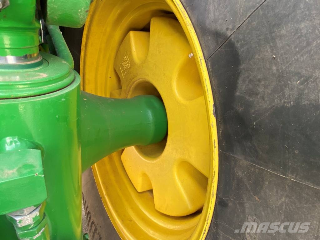 John Deere 8260 R New engine with factory warranty Traktori