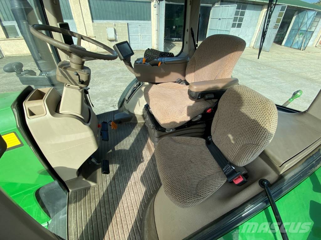 John Deere 8260 R New engine with factory warranty Traktori