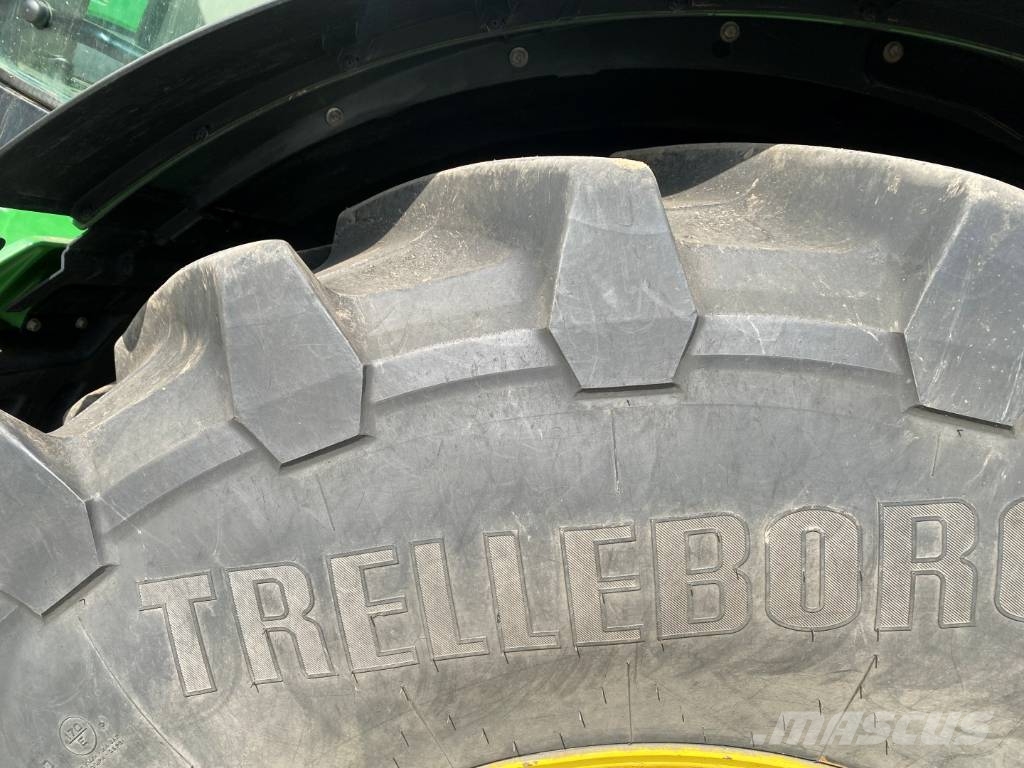 John Deere 8260 R New engine with factory warranty Traktori