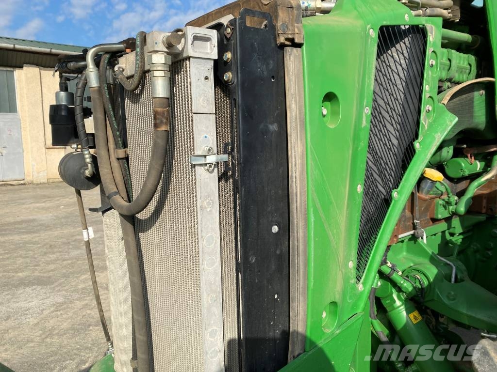 John Deere 8260 R New engine with factory warranty Traktori