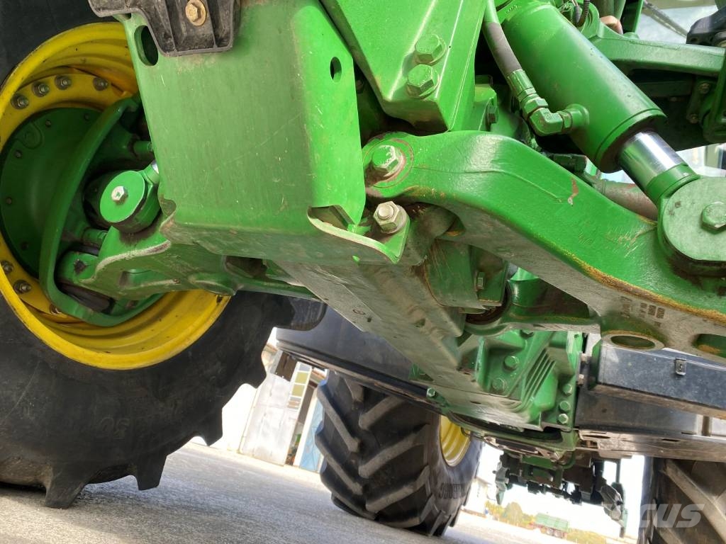 John Deere 8260 R New engine with factory warranty Traktori