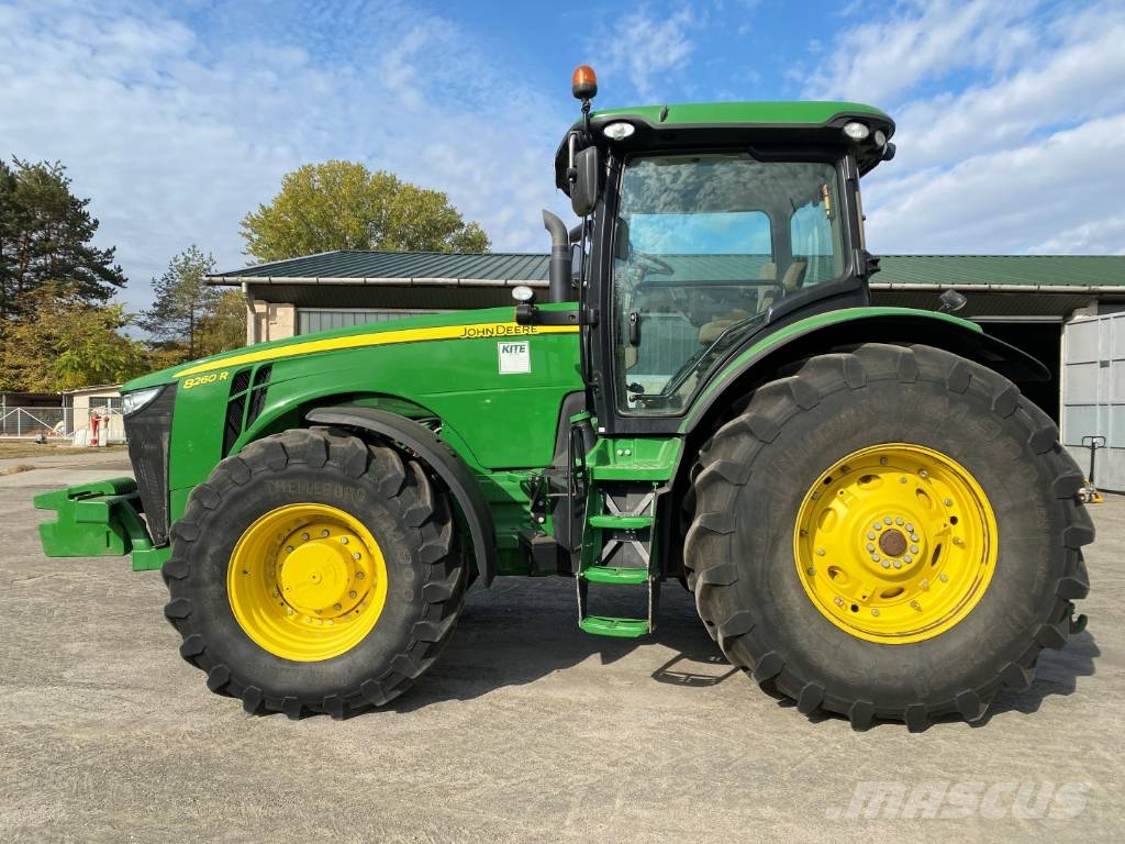 John Deere 8260 R New engine with factory warranty Traktori