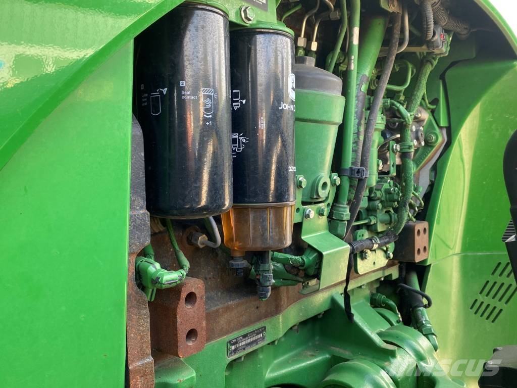 John Deere 8260 R New engine with factory warranty Traktori