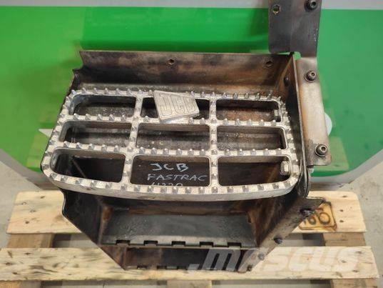 JCB Fastrac 4220 stairs Кабина