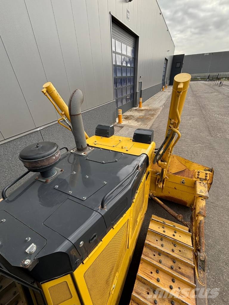 Komatsu D 65 EX-18 (CE - New UC - SU Blade) Rupsdozers