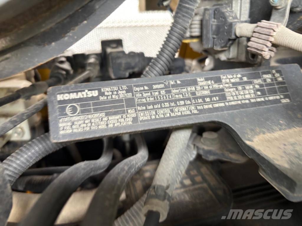 Komatsu D 65 EX-18 (CE - New UC - SU Blade) Rupsdozers