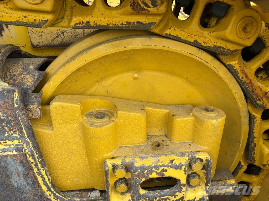 Komatsu D 65 EX-18 (CE - New UC - SU Blade) Rupsdozers