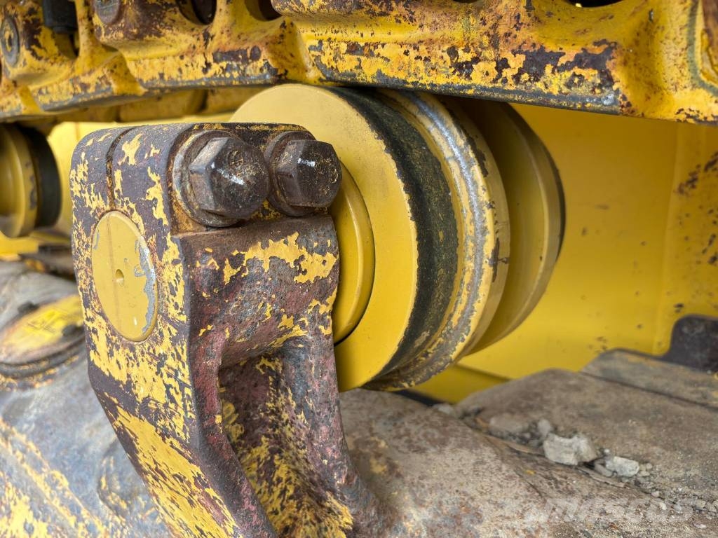Komatsu D 65 EX-18 (CE - New UC - SU Blade) Rupsdozers