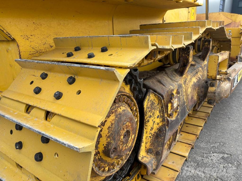 Komatsu D 65 EX-18 (CE - New UC - SU Blade) Rupsdozers