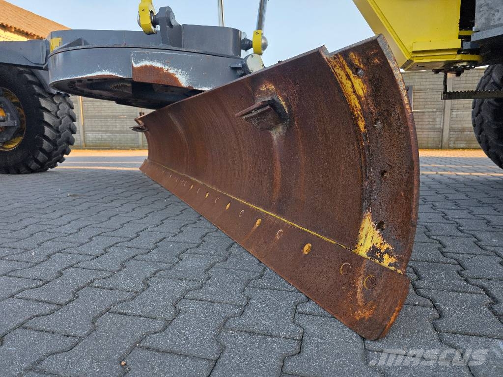 HBM BG 160TA-4, 2015 ROK, 8000 MTH, ZRYWAK Niveladoras