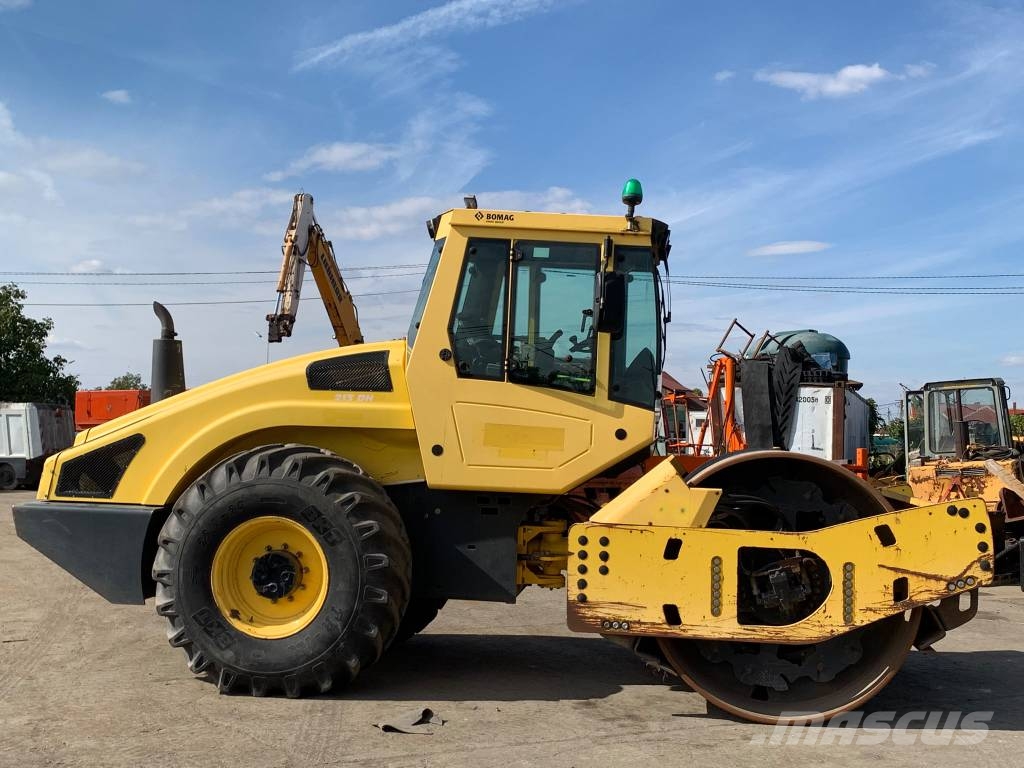 Bomag BW 213 D H-4 Ühe trumliga rullid