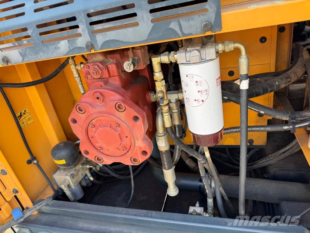 Hyundai HX 520 L Rupsgraafmachines