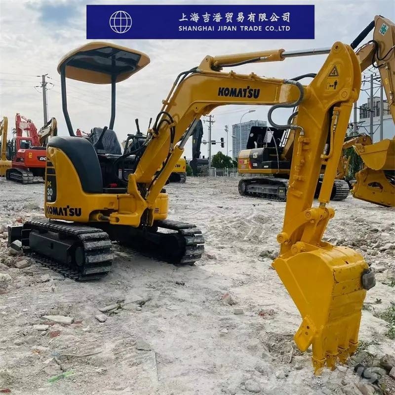 Komatsu PC 30 MR حفارات زحافة