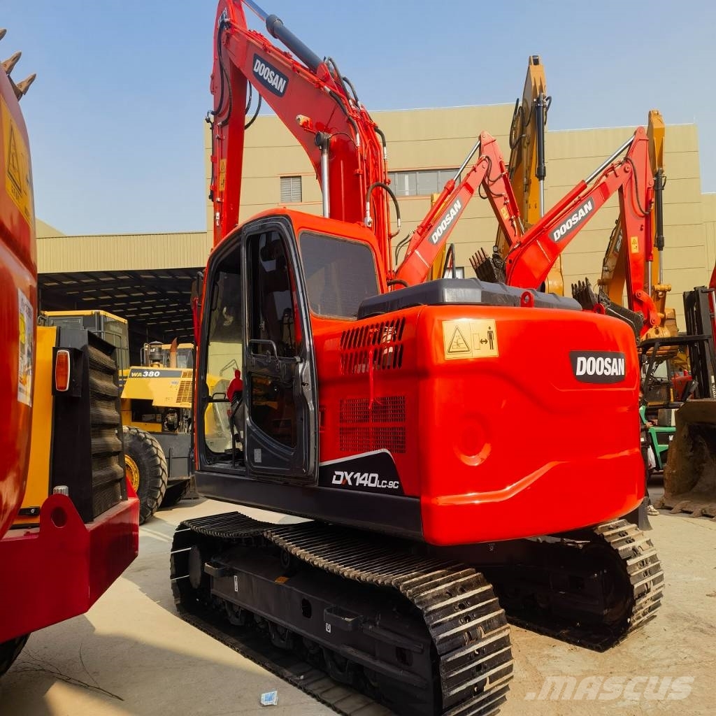 Doosan DX 140 Gravemaskiner på larvebånd