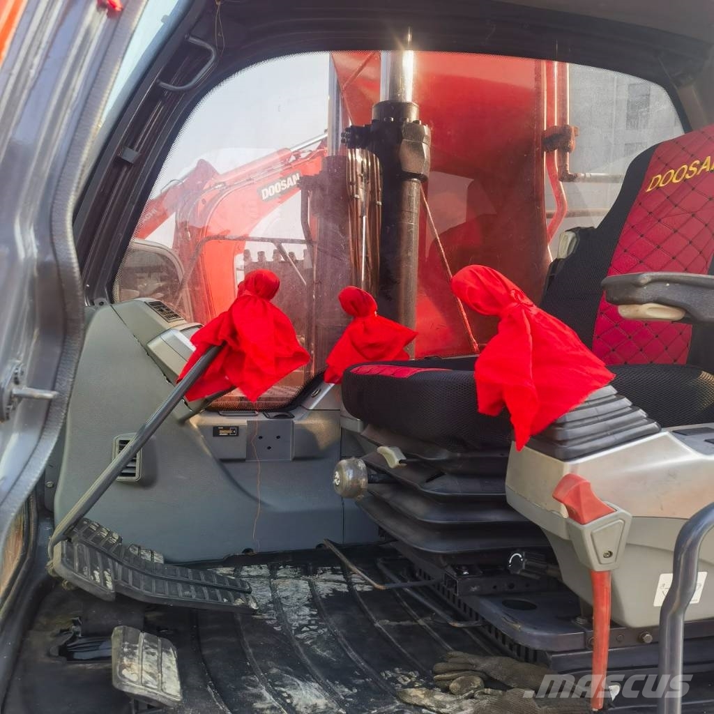Doosan DX 140 Gravemaskiner på larvebånd