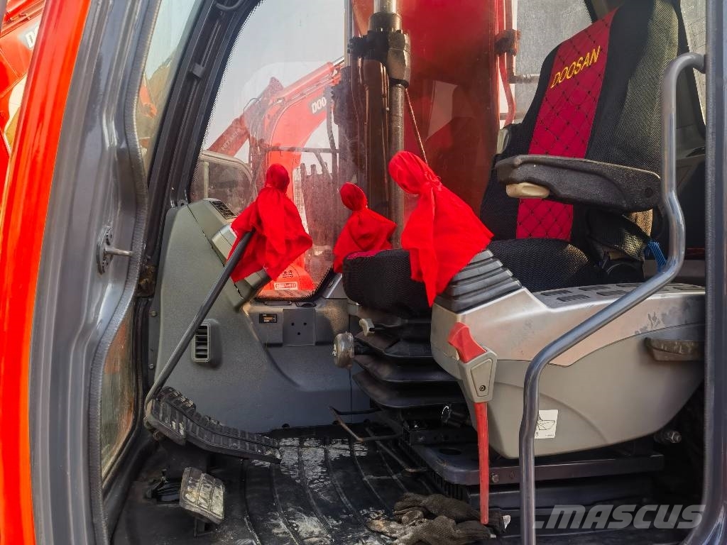 Doosan DX 140 Gravemaskiner på larvebånd