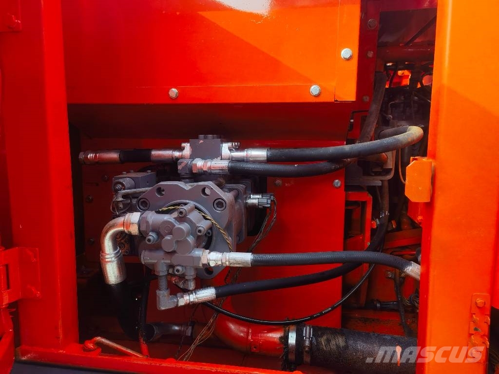 Doosan DX 140 Gravemaskiner på larvebånd