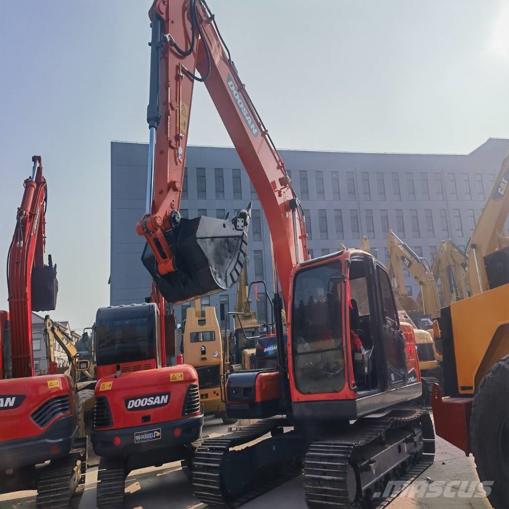 Doosan DX 140 Gravemaskiner på larvebånd