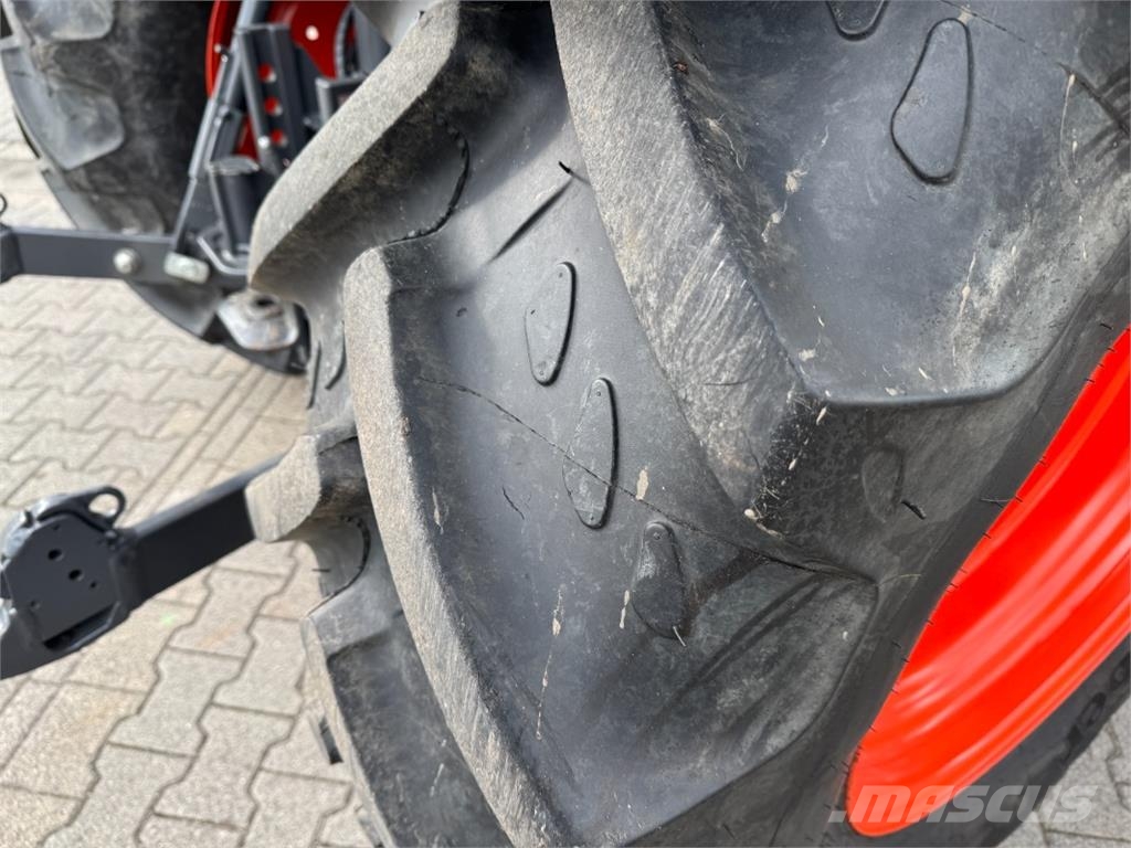 Kubota M 5-112 inkl Frontlader Трактори