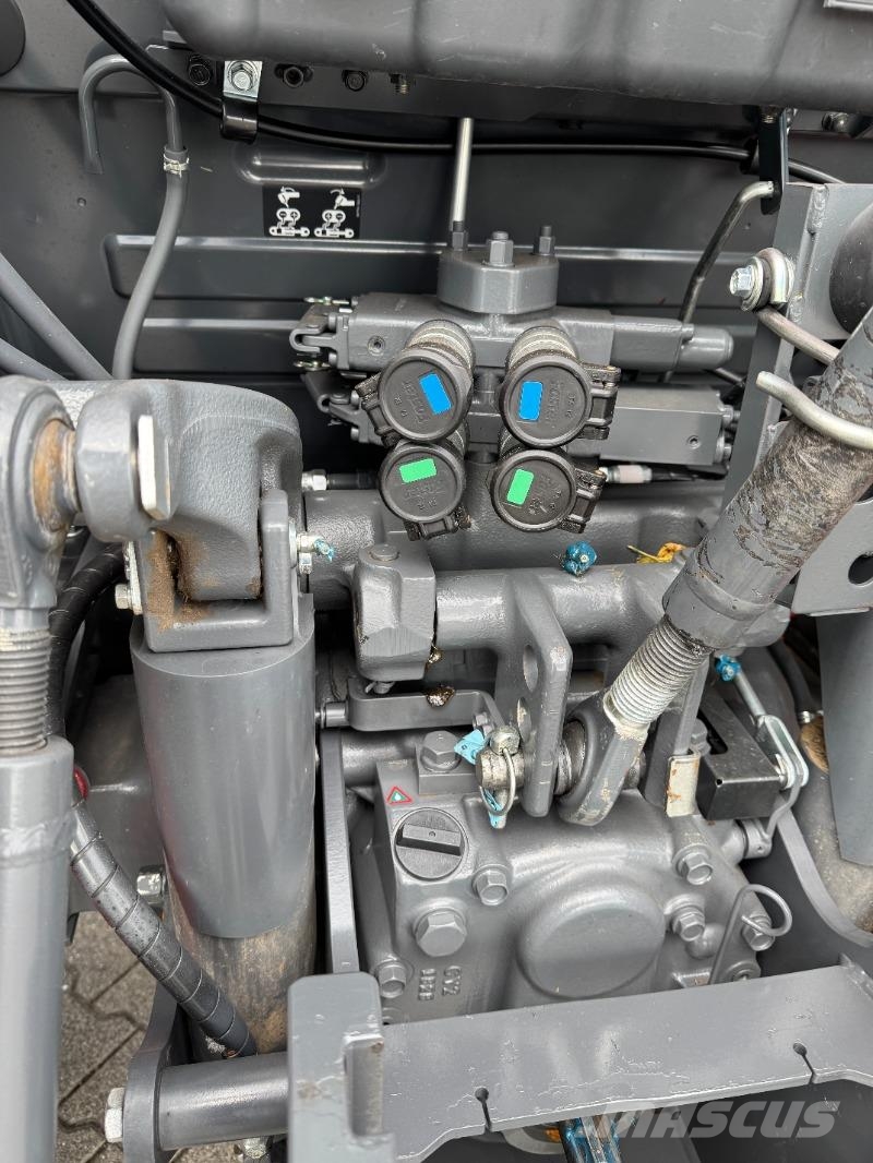 Kubota M 5-112 inkl Frontlader Трактори