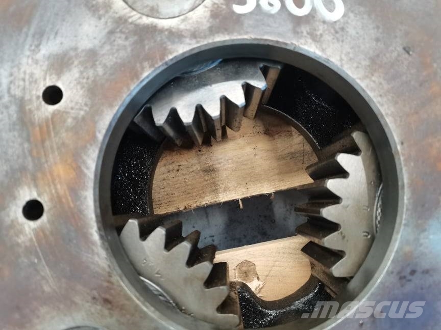 CLAAS Xerion 3800 reducer Przekładnie