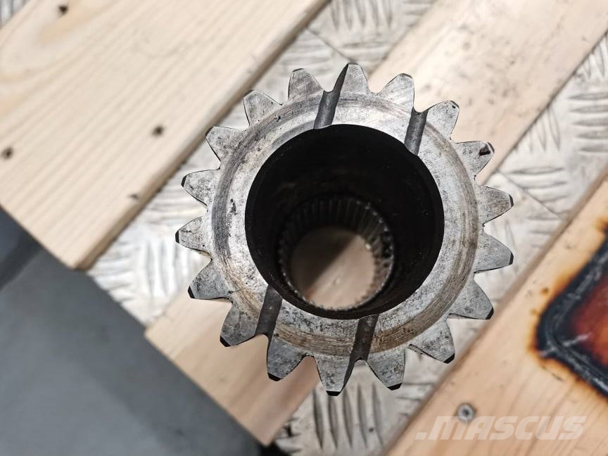 CLAAS Xerion 3800 reducer Przekładnie