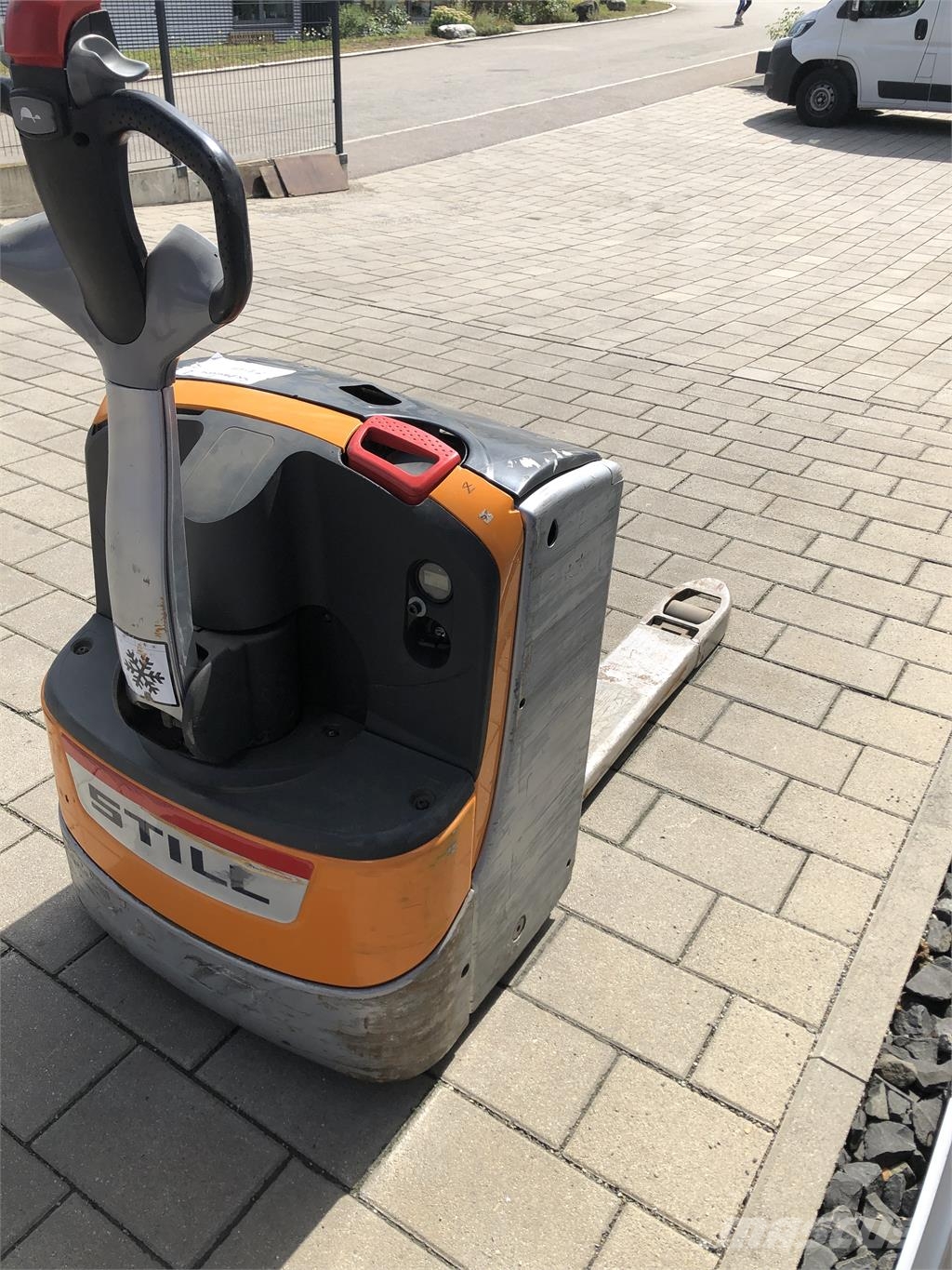 Still EXU 16 BJ:2020 Järelkäidavad virnastajad