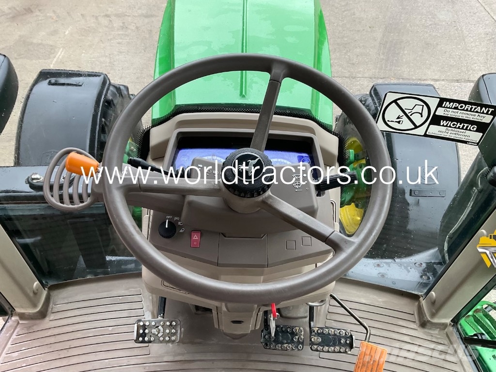 John Deere 6110M Traktorok