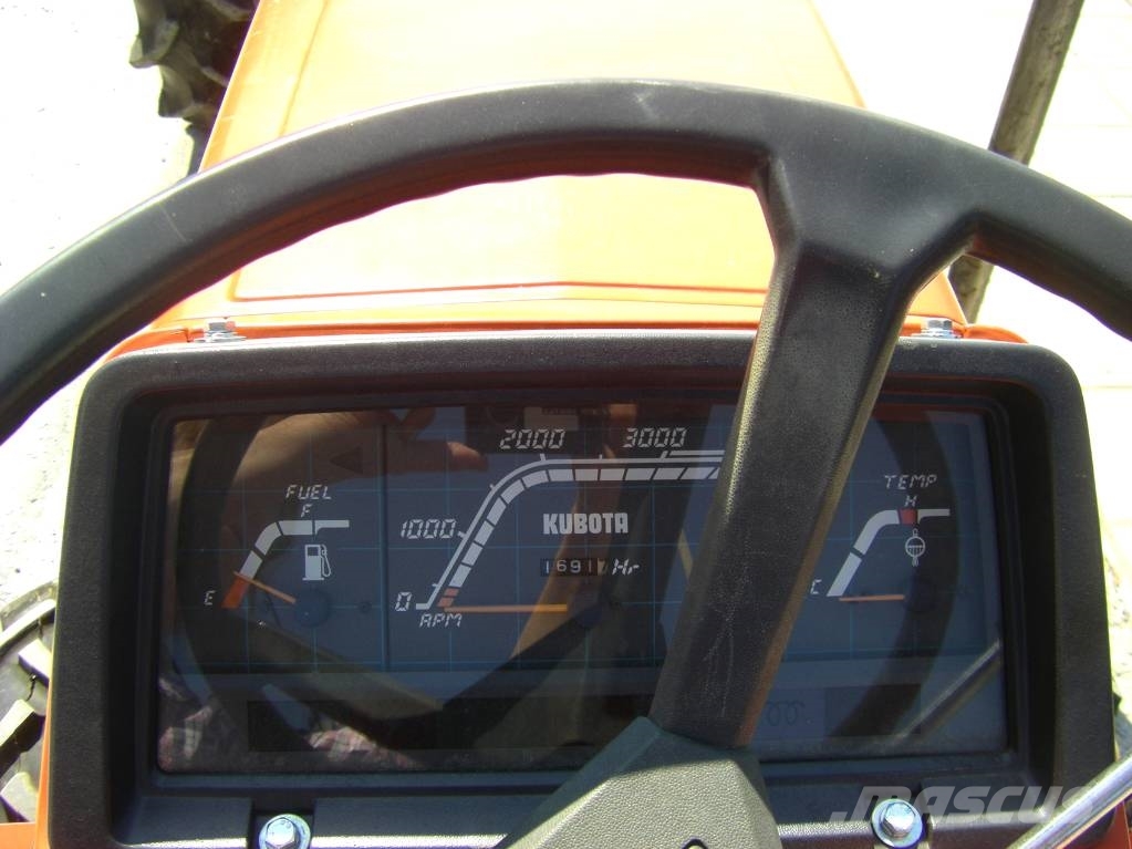 Kubota BULLTRA B1-17 4wd الجرارات