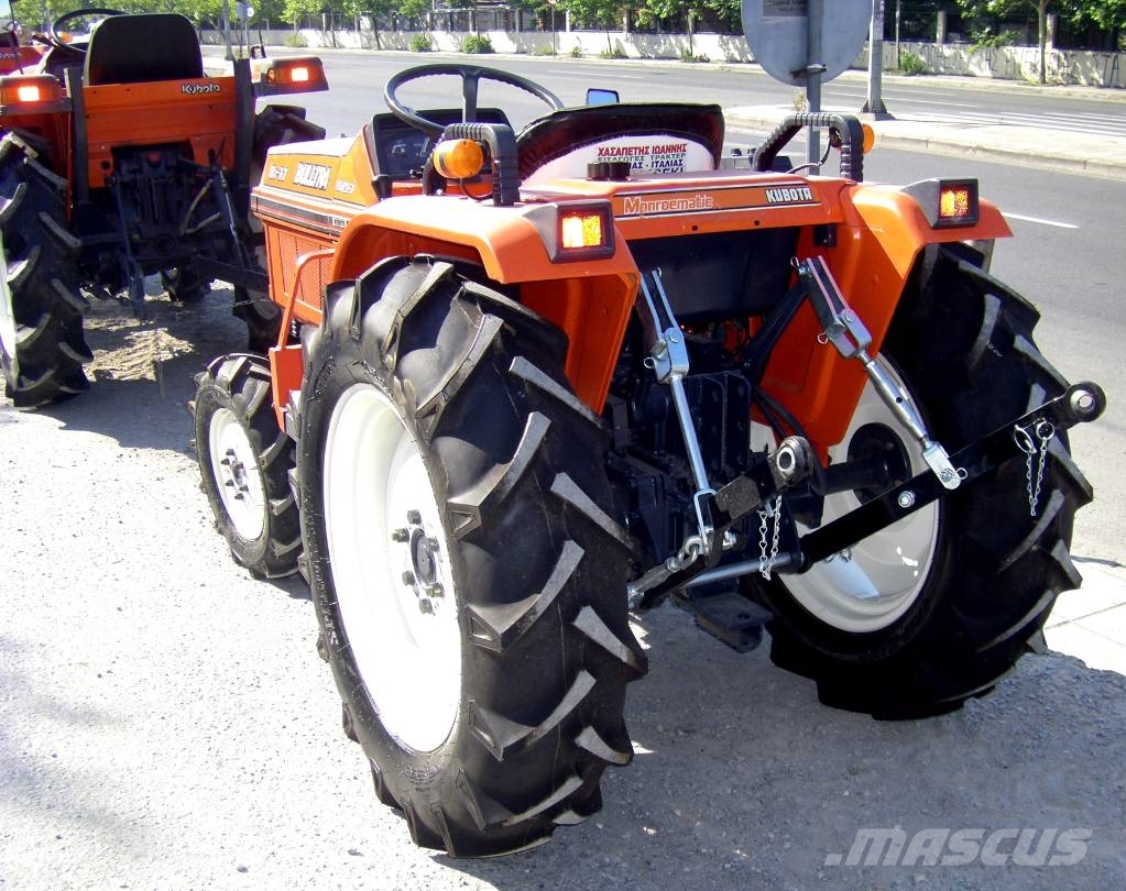Kubota BULLTRA B1-17 4wd الجرارات