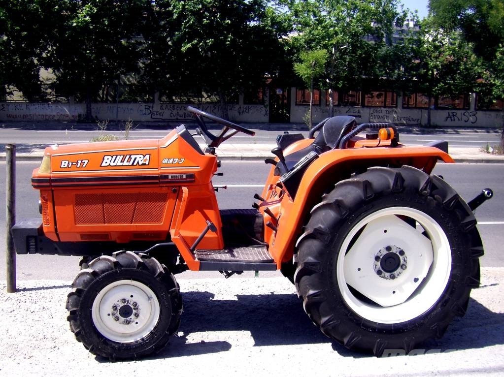 Kubota BULLTRA B1-17 4wd الجرارات