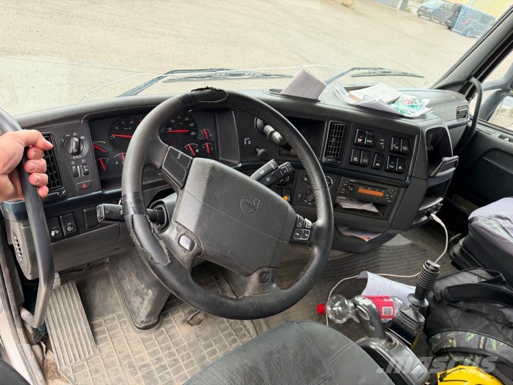 Volvo FH 13-460 8x2/4-4600 Sora-auto Kipper