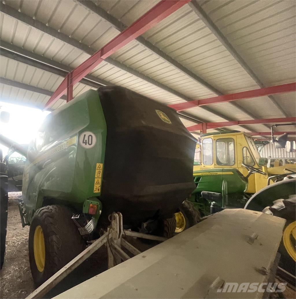 John Deere V 451R 원형 곤포기