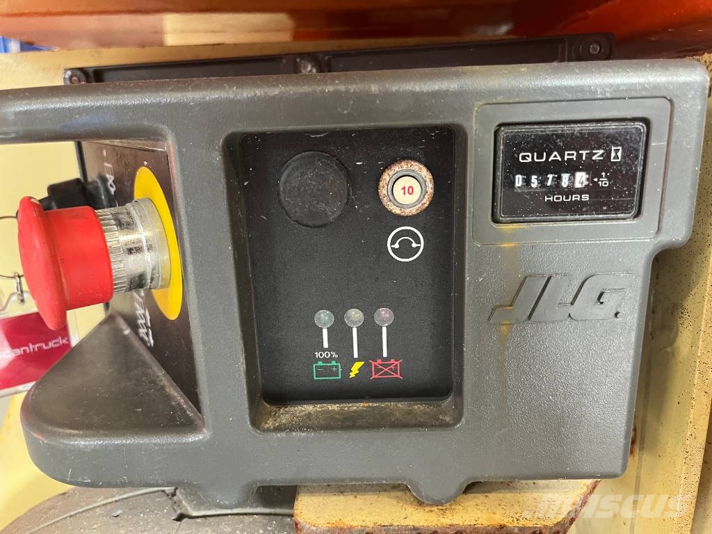 JLG 1230 ES Vertikalne radne podizne platforme