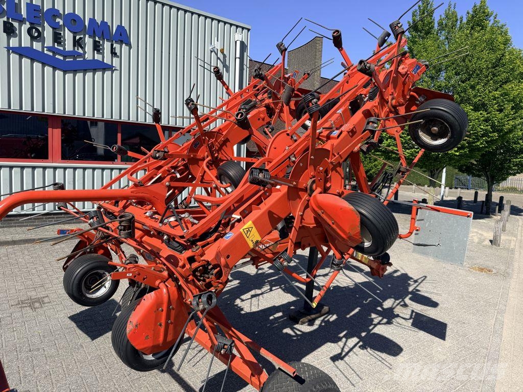 Kuhn GF10802 T Digidrive 犁耙和摊草机