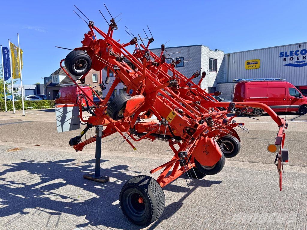 Kuhn GF10802 T Digidrive 犁耙和摊草机