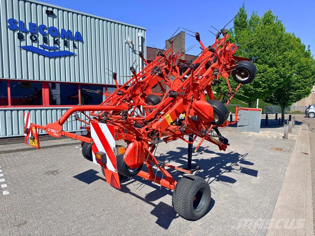 Kuhn GF10802 T Digidrive 犁耙和摊草机