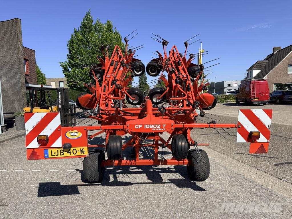 Kuhn GF10802 T Digidrive 犁耙和摊草机