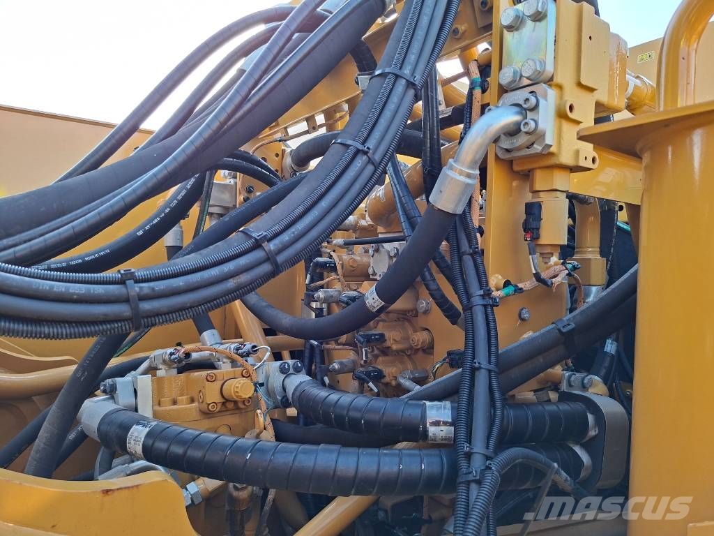 CAT 395 Bagri goseničarji