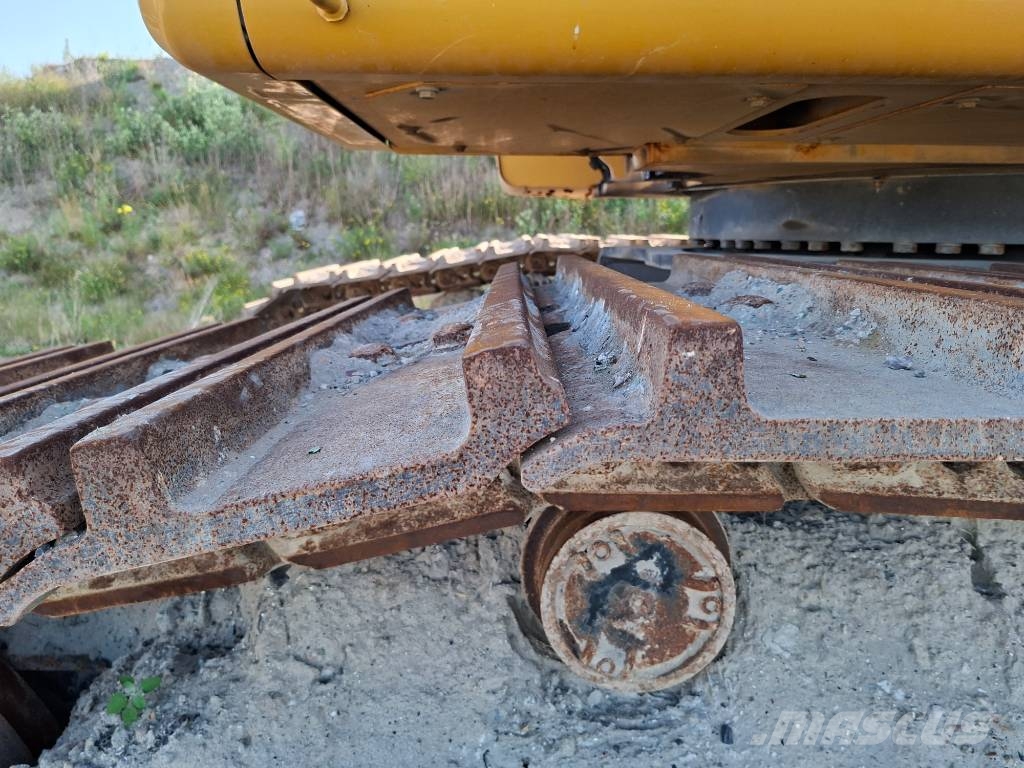 CAT 395 Bagri goseničarji
