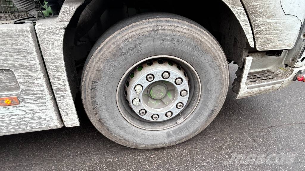 Volvo FH16 550 شاحنات الرافعات الخطافية