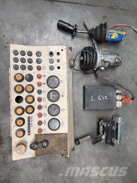 Liebherr LR 632 CAB PARTS COMPLET Componentes electrónicos