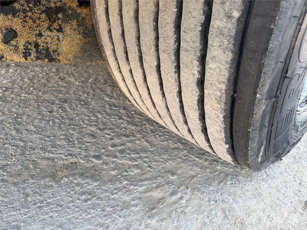 Krone SD LOWDECK trojstrannka VIN 898 Tents puspiekabes