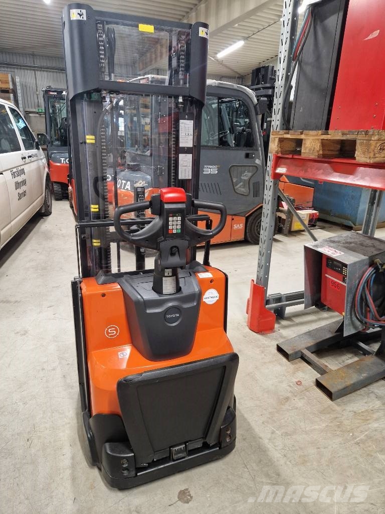 BT SWE 140 L Ledestablere